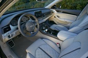 Audi S8 2012 года  (NA)